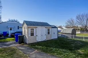 74 Judith St, Springfield, MA 01118 - Photo 5