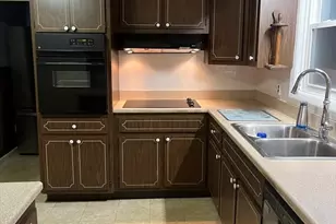 27 Tiffany St, Attleboro, MA 02703 - Photo 5