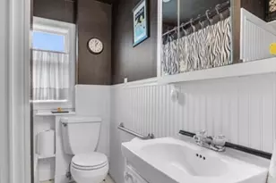 12 Endicott St, Saugus, MA 01906 - Photo 3