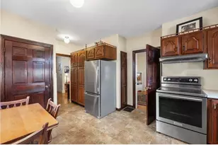 12 Endicott St, Saugus, MA 01906 - Photo 17