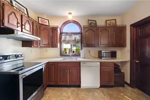 12 Endicott St, Saugus, MA 01906 - Photo 15