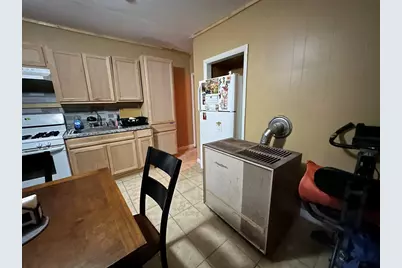 11 Foster St, Fall River, MA 02721 - Photo 5