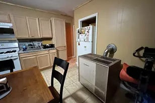 11 Foster St, Fall River, MA 02721 - Photo 5