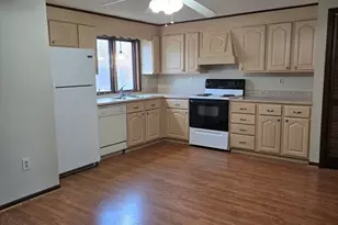 21 Oak St, Methuen, MA 01844 - Photo 5