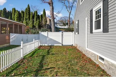 211 Lowell Street, New Bedford, MA 02745 - Photo 33