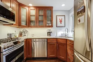 154 W 3rd St, Boston, MA 02127 - Photo 11
