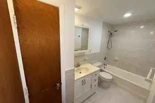 28 Williamsburg Ct, Shrewsbury, MA 01545 - Photo 9