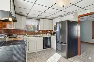 114 Monrovia St, Springfield, MA 01104 - Photo 5