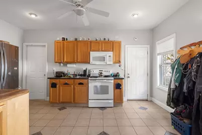 172 Earle St, Fall River, MA 02723 - Photo 7