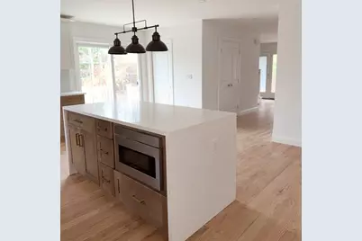 580 Broad St #2, Bridgewater, MA 02324 - Photo 3