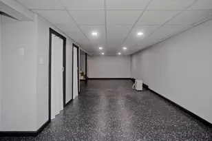 211 Glenoak Dr, Springfield, MA 01129 - Photo 25