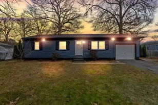 211 Glenoak Dr, Springfield, MA 01129 - Photo 7