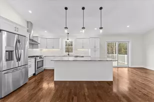 120 S St E, Raynham, MA 02767 - Photo 9