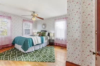 284 Beacon St, Lowell, MA 01850 - Photo 11