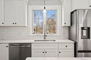 82 Debbie Rd, Brockton, MA 02032 - Photo 19