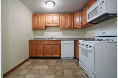 96 Nichols Ave #B, Watertown, MA 02472 - Photo 7