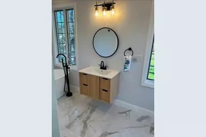 300 Kenoza St, Haverhill, MA 01830 - Photo 21