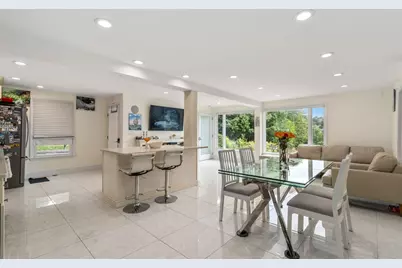 27 Hamilton Pl, Needham, MA 02494 - Photo 9