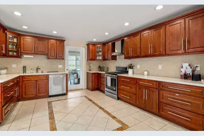 27 Hamilton Pl, Needham, MA 02494 - Photo 27