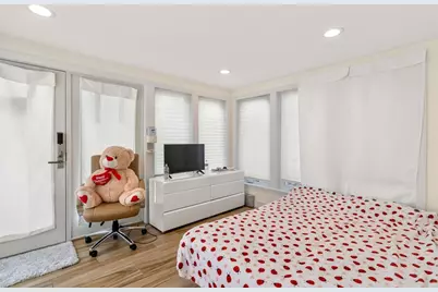 27 Hamilton Pl, Needham, MA 02494 - Photo 15