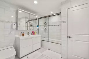 27 Hamilton Pl, Needham, MA 02494 - Photo 17