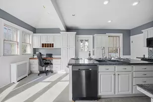 572 Springfield St, Chicopee, MA 01013 - Photo 15