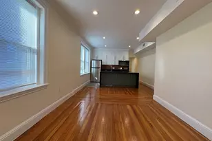 73 Thatcher St, Brookline, MA 02446 - Photo 5