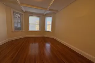 73 Thatcher St, Brookline, MA 02446 - Photo 9