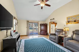 302 Ash St, Winchendon, MA 01475 - Photo 9