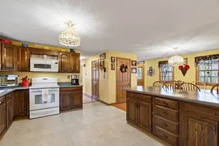 302 Ash St, Winchendon, MA 01475 - Photo 11