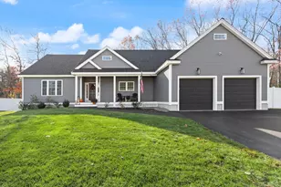 44 Methuen Rd, Dracut, MA 01826 - Photo 1