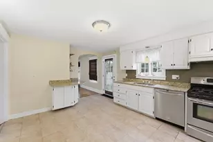 36 Garland St, Springfield, MA 01118 - Photo 11