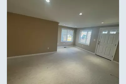 39 Neillian St #39, Bedford, MA 01730 - Photo 9