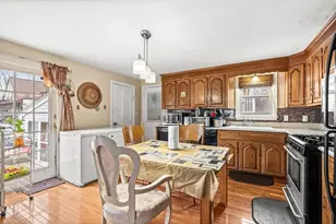 54 Shirley Ave, Lowell, MA 01854 - Photo 5