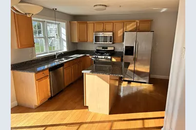 1975 Middlesex St #10, Lowell, MA 01851 - Photo 3