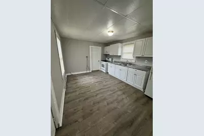 31 Merrill St, Lowell, MA 01852 - Photo 9