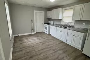 31 Merrill St, Lowell, MA 01852 - Photo 9