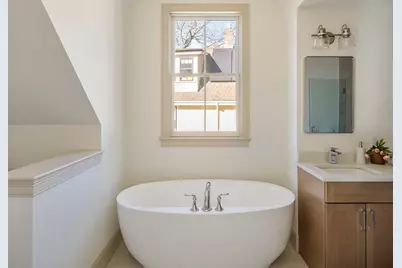 181 Lowell St, Arlington, MA 02474 - Photo 21