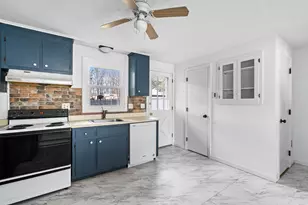 41 South St, Easthampton, MA 01027 - Photo 11