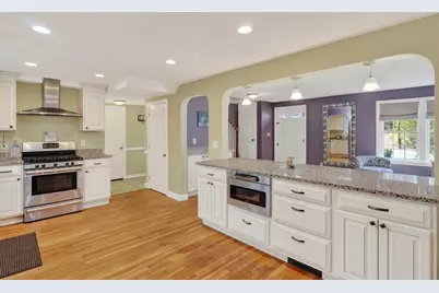 21 Fairbanks Rd, Chelmsford, MA 01824 - Photo 9