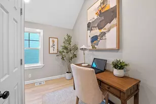 278 Princeton St, Boston, MA 02128 - Photo 17