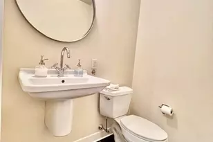 2 Earhart, Cambridge, MA 02141 - Photo 11