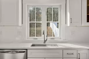 93 Providence St, Mendon, MA 01756 - Photo 15