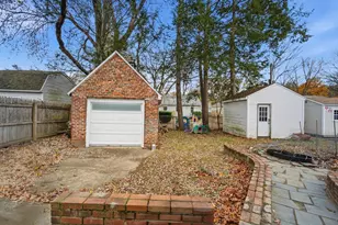 103 Ontario St, Springfield, MA 01119 - Photo 3