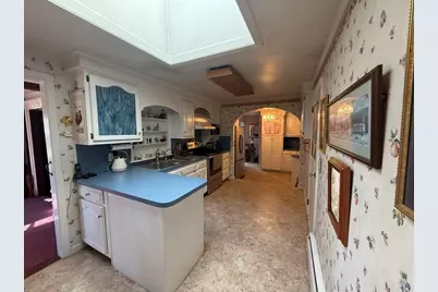 98 Greenpoint Cir, Chicopee, MA 01020 - Photo 11