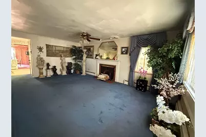 98 Greenpoint Cir, Chicopee, MA 01020 - Photo 9