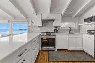 535 Commercial St, Provincetown, MA 02657 - Photo 11