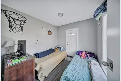 28 Richards St, Worcester, MA 01603 - Photo 31