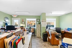 381 Summer St, Fitchburg, MA 01420 - Photo 23