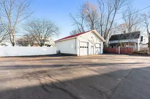 381 Summer St, Fitchburg, MA 01420 - Photo 5